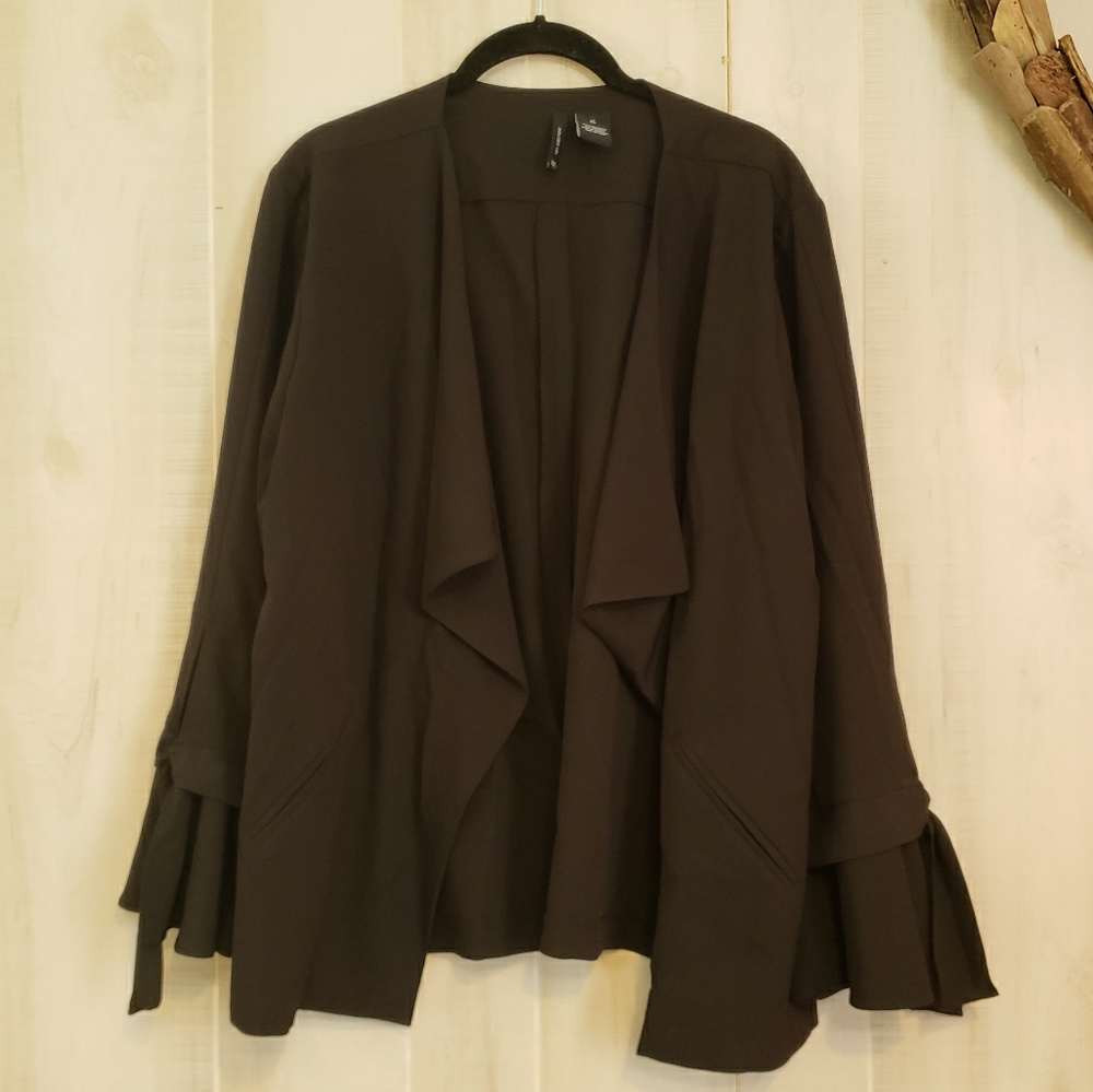NWOT Black Top